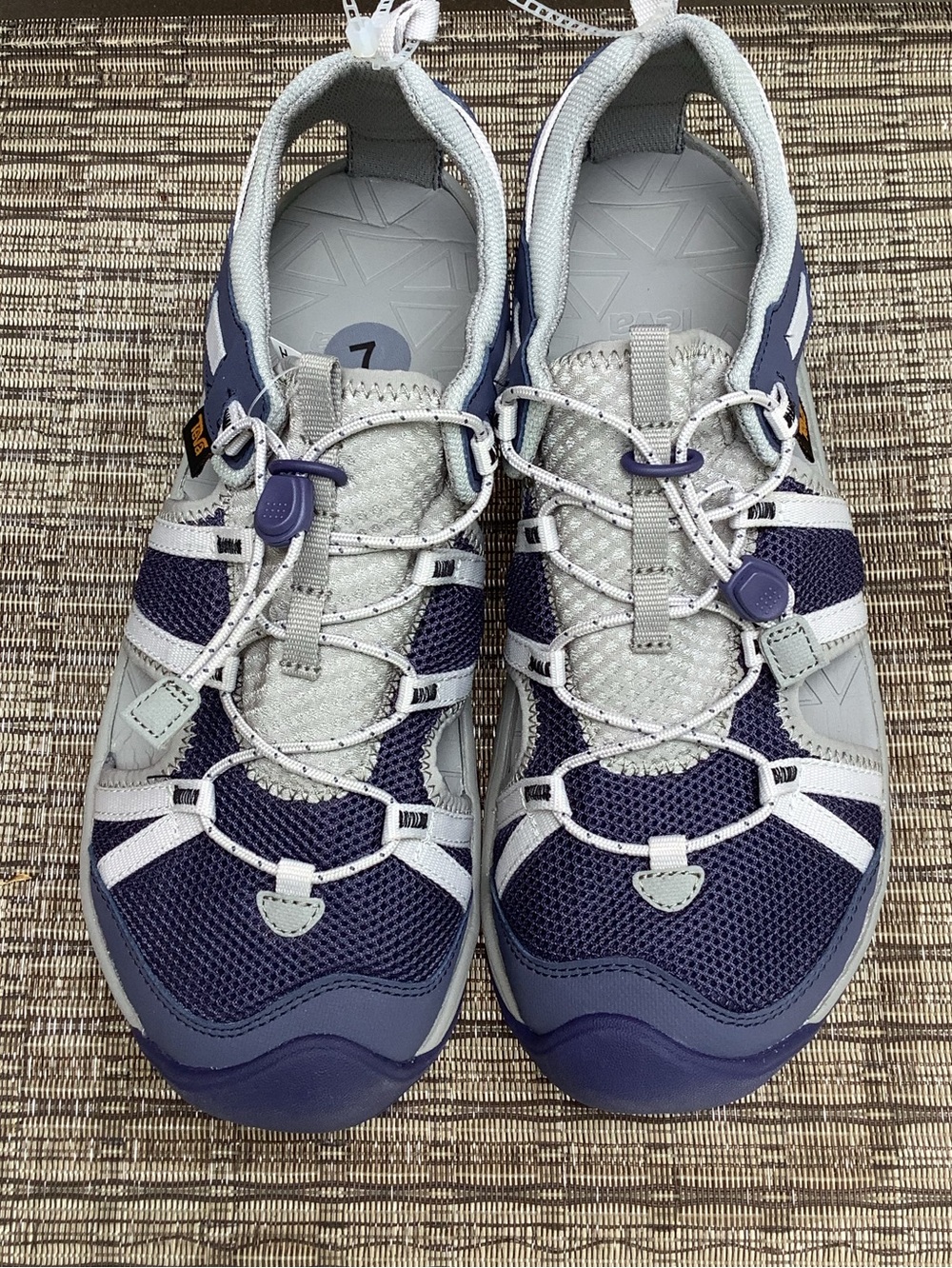NWT Teva Manatee Sport Water Shoes Sandals Bungee Cord Navy Gray 7 Youth